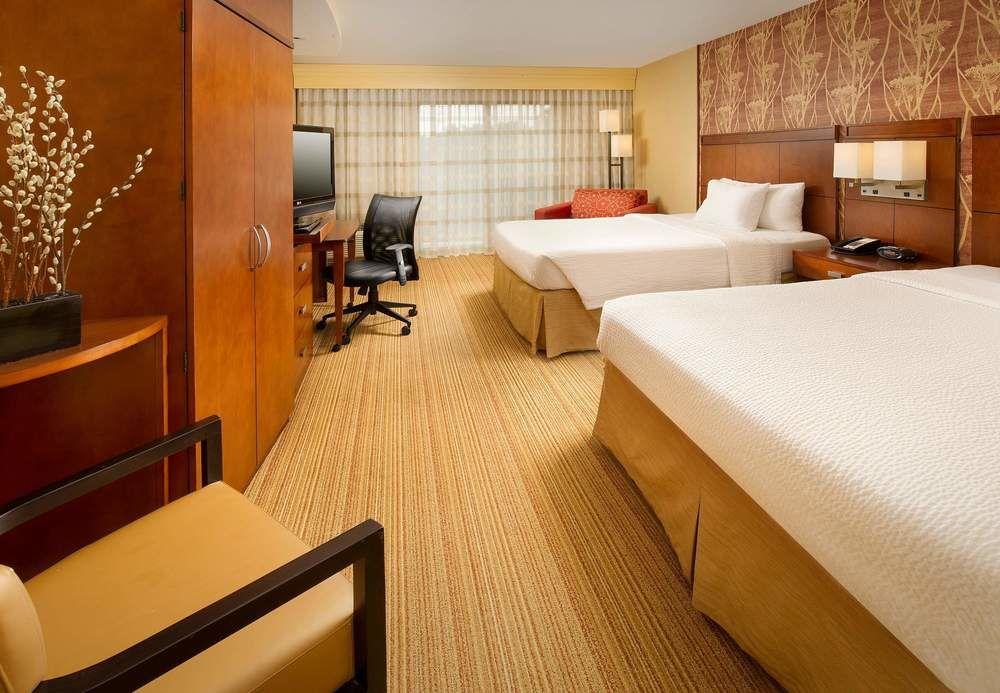 Hotel Courtyard By Marriott Waldorf Esterno foto