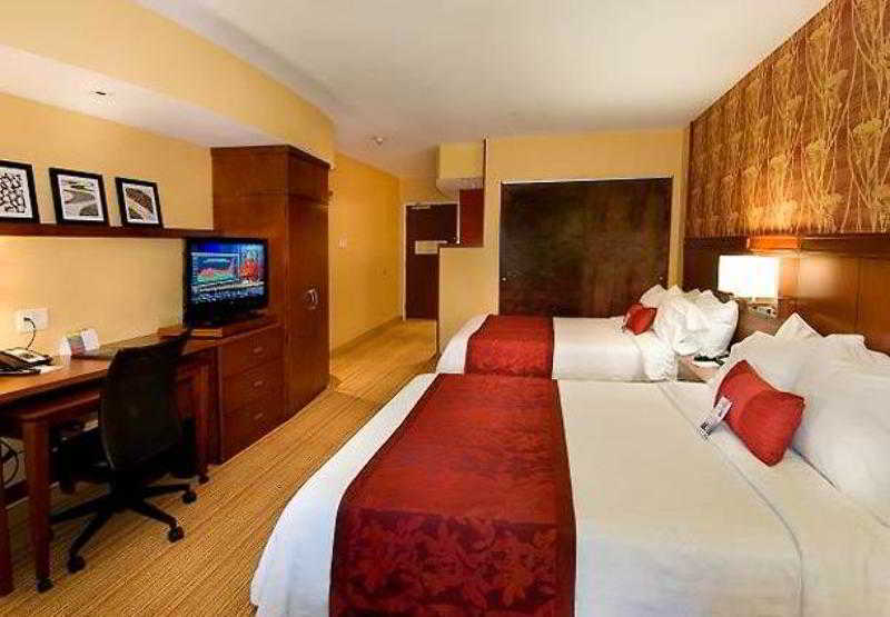 Hotel Courtyard By Marriott Waldorf Esterno foto